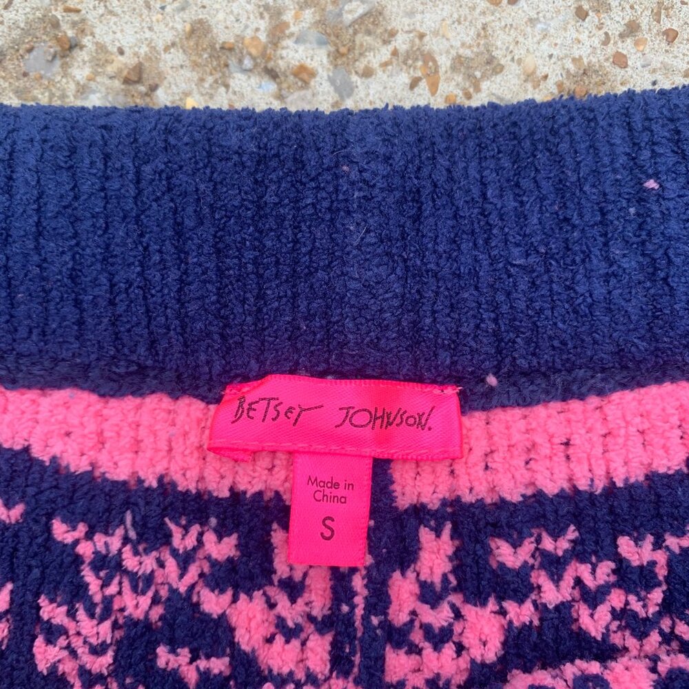 Betsey Johnson Winter Reindeer Pink Shorts Small - Picture 3 of 4